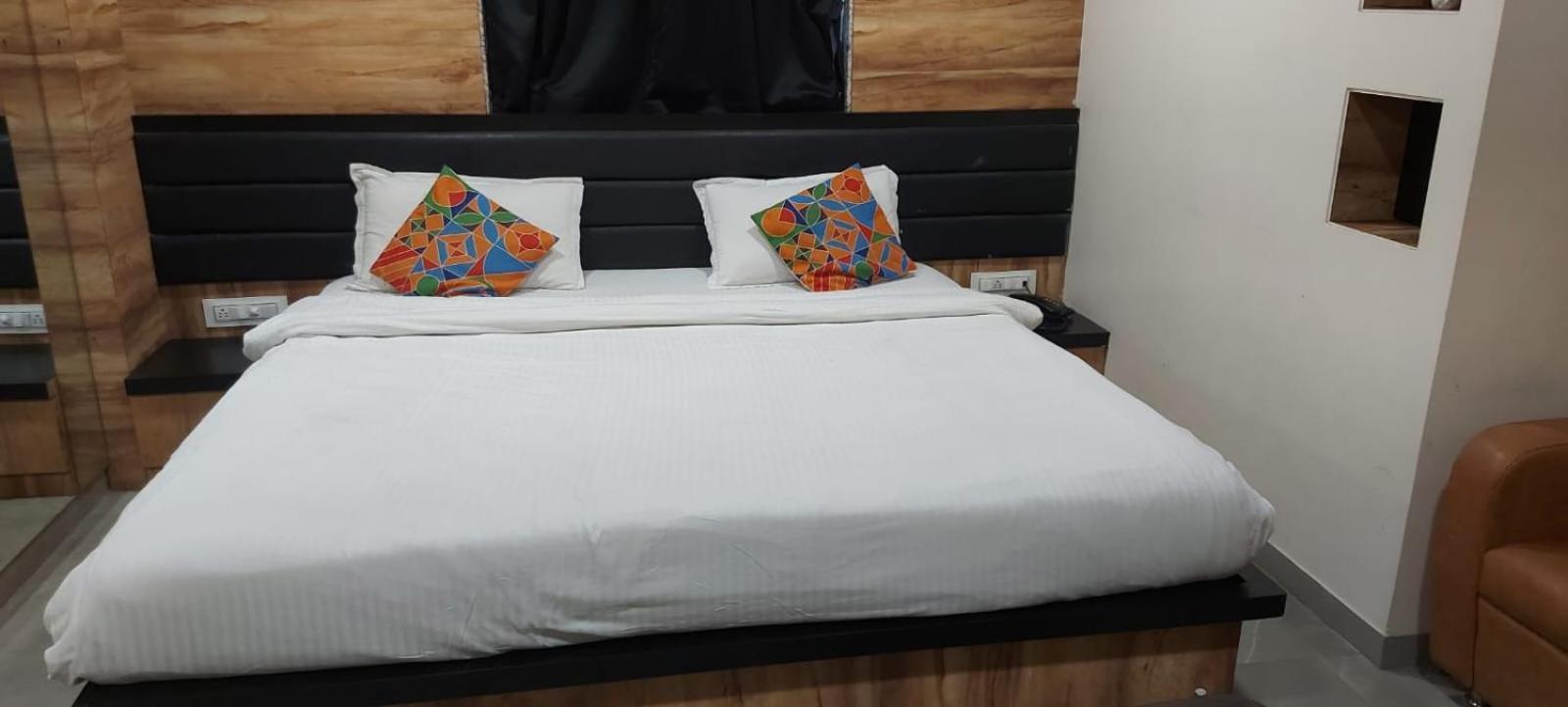 Glitz Hotels Sai Guest House - Nr Inorbit Mall Vashi Navi Mumbai Exterior foto